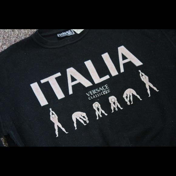 ๐ช๐ป ๐ฎ๐น Versace Classic V2 Vintage Pullover Black Logo Sweatshirt 1990s - Picture 8 of 14